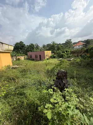 2312sqm of Land With a Structure With CofO at GSM Crescent, Agodi GRA