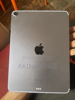 Apple iPad Air (2022) 256 GB Silver