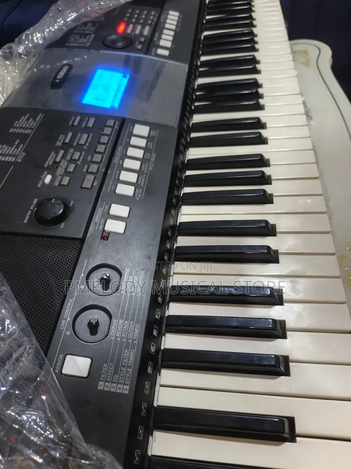 Yamaha PSR E423