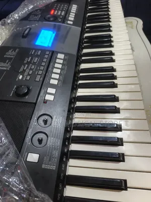 Yamaha PSR E423