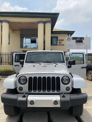 Jeep Wrangler Unlimited Sahara 2010 Silver
