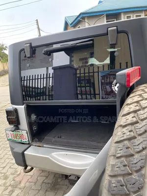 Jeep Wrangler Unlimited Sahara 2010 Silver