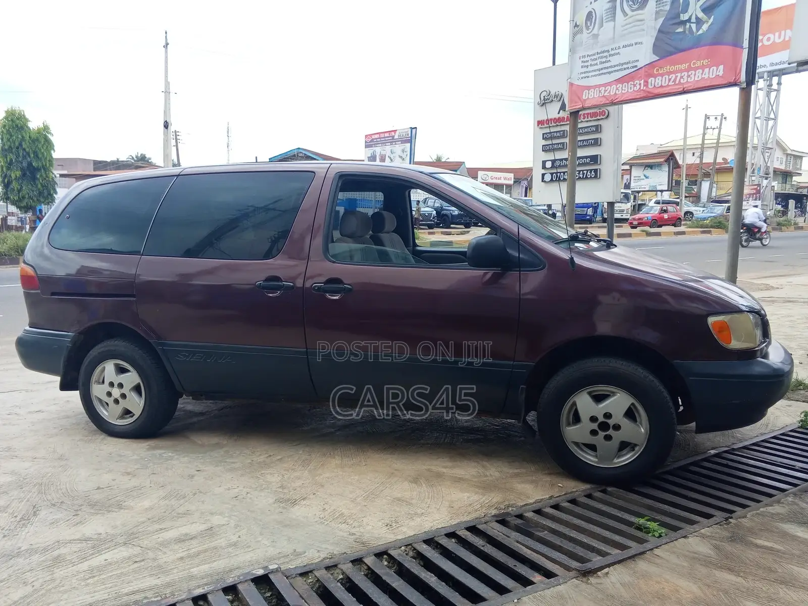 Toyota Sienna 2000 Brown