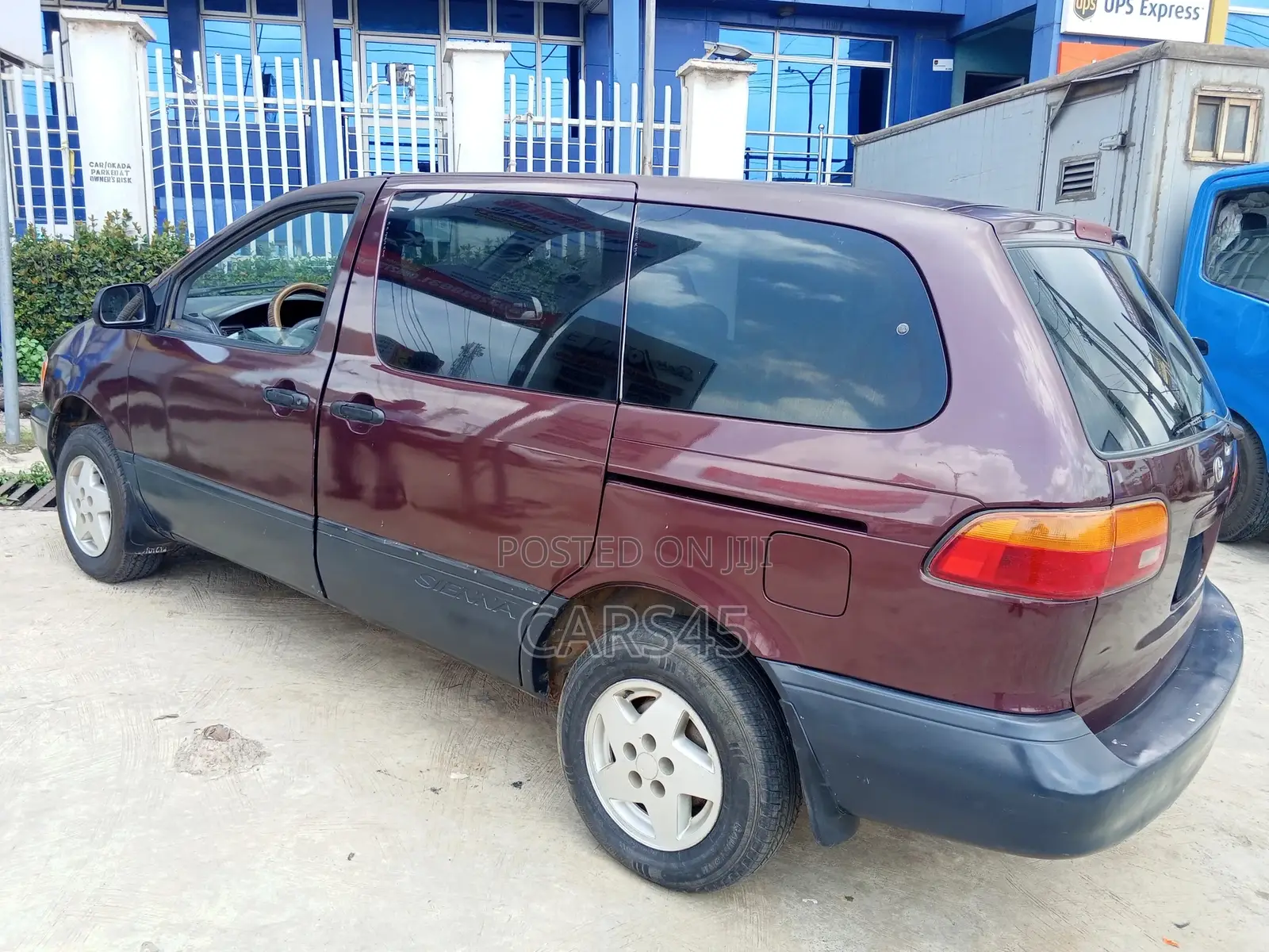 Toyota Sienna 2000 Brown
