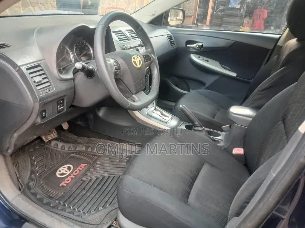 Toyota Corolla 2012 Blue
