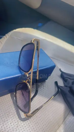 Loius Vuitton Glasses (LV)