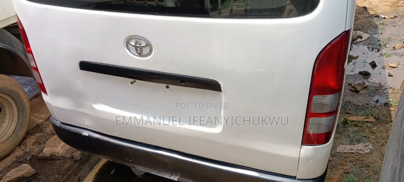 Toyota HiAce 2010 White