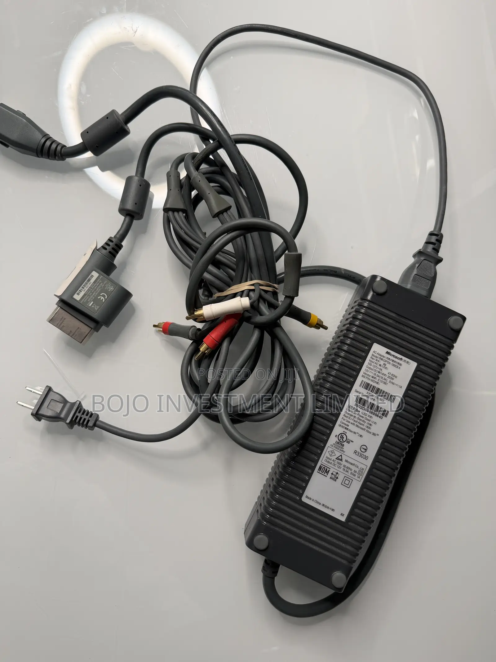 Xbox 360 / Hard Disk Drive(HDD) / 1 Controller/ Power Adapter