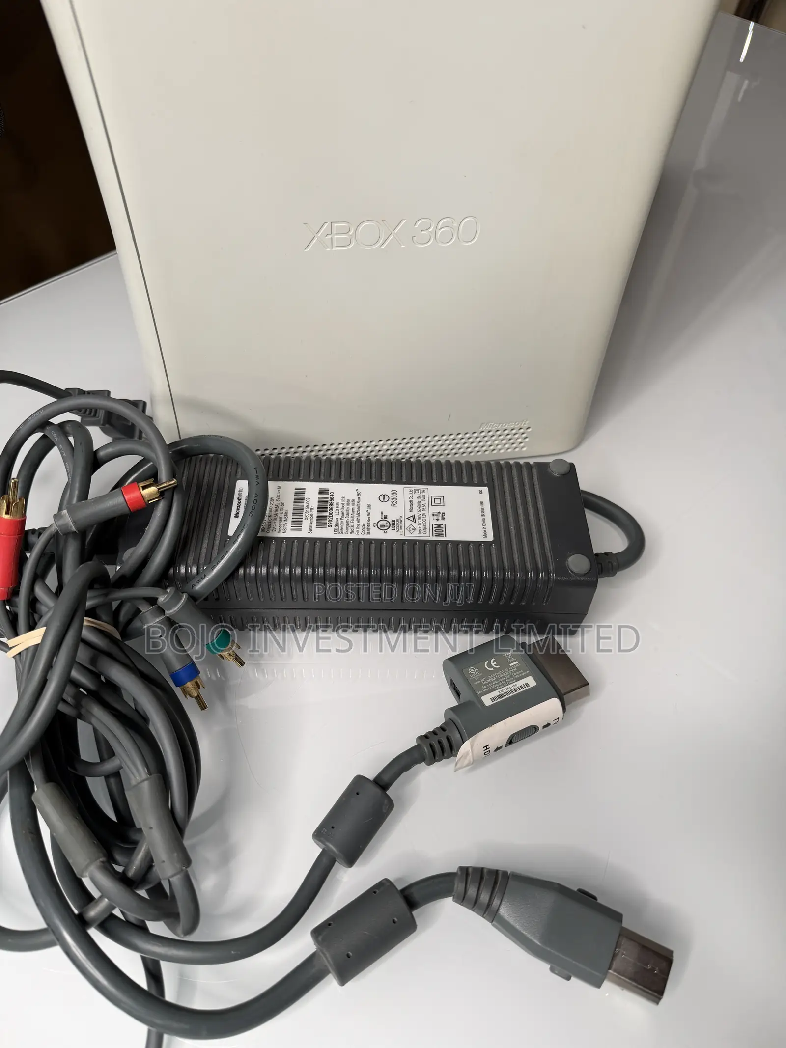 Xbox 360 / Hard Disk Drive(HDD) / 1 Controller/ Power Adapter