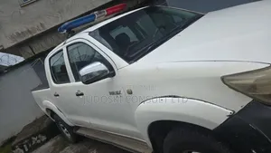 Toyota Hilux 2014 White