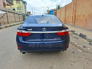 Lexus ES 2014 Blue