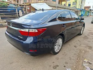 Lexus ES 2014 Blue