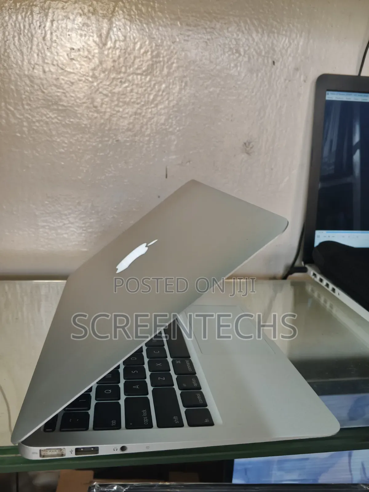 Laptop Apple MacBook Air 2010 2GB Intel Core 2 Duo SSD 60GB