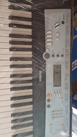 Yamaha YPT-200 Portable Keyboard