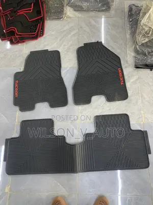 Custom Fit Hyundai Tucson All-Weather Rubber Floor Mats Follow Come