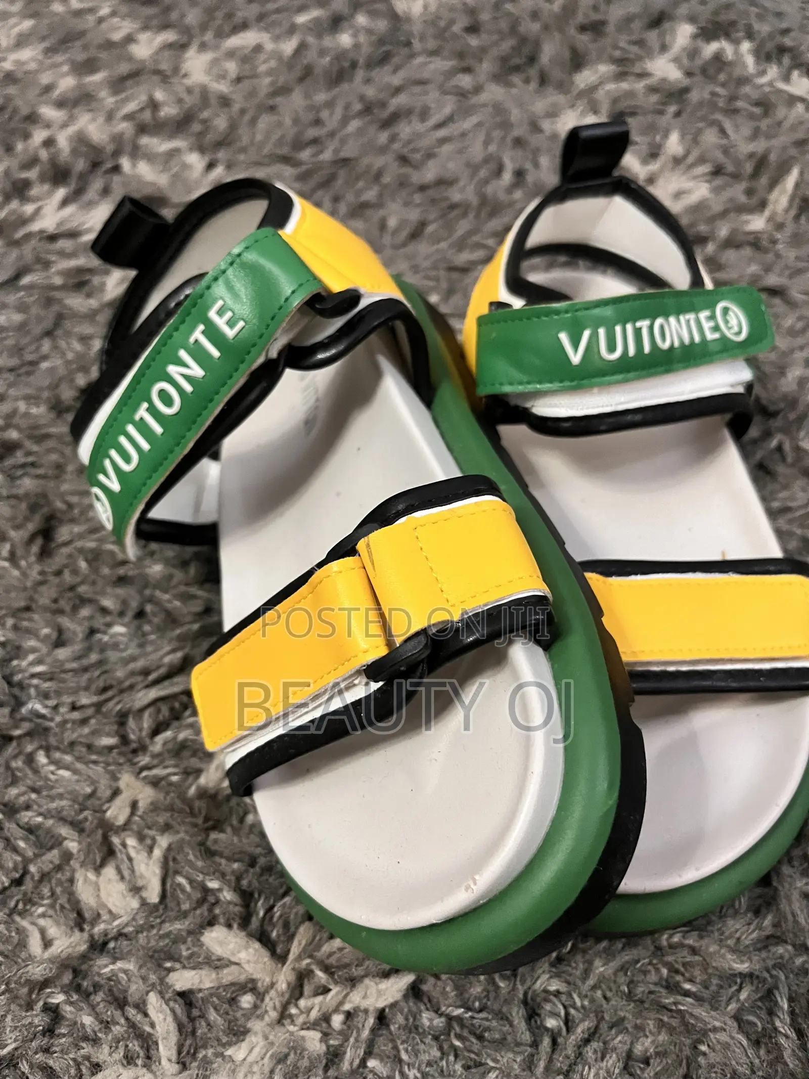 Beautiful Lv Sandals