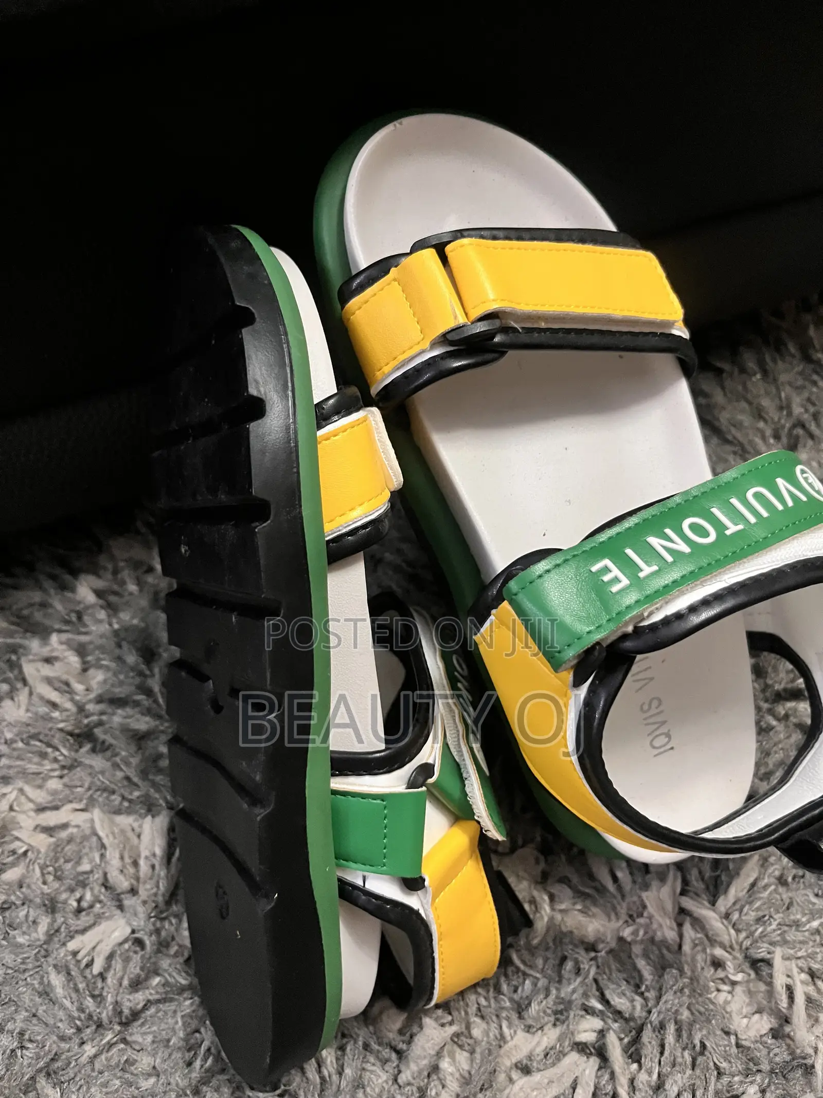 Beautiful Lv Sandals