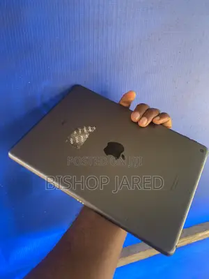 New Apple iPad (2025) 64 GB Gray