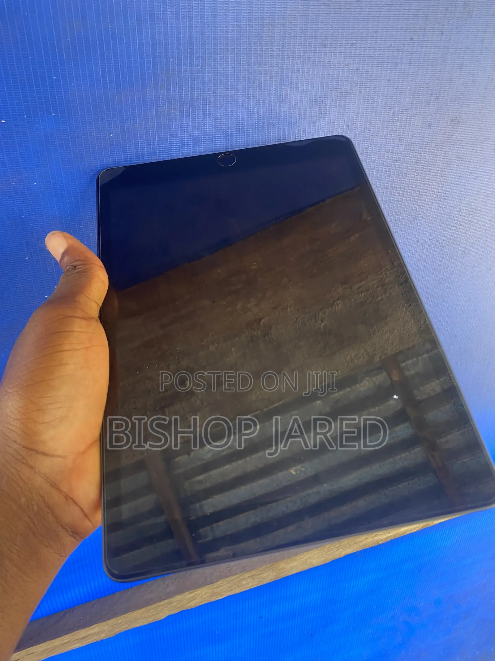 New Apple iPad (2025) 64 GB Gray
