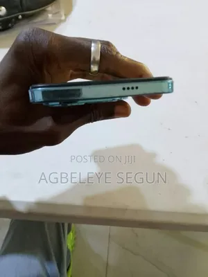 Tecno Spark 20 128 GB Blue