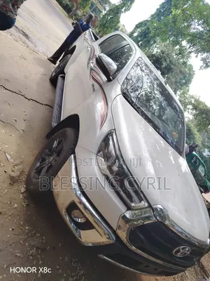 New Toyota Hilux 2025 White