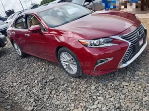 Lexus ES 2013 Red