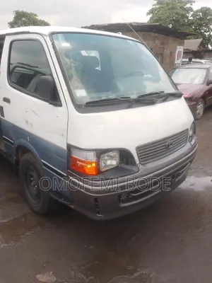 Toyota HiAce 2000 White