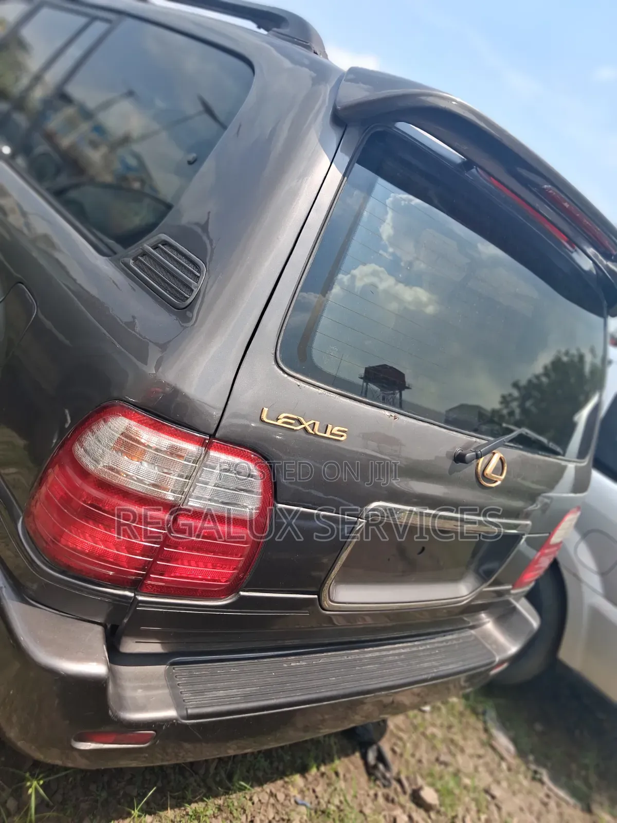 Lexus LX 470 1999 Gold