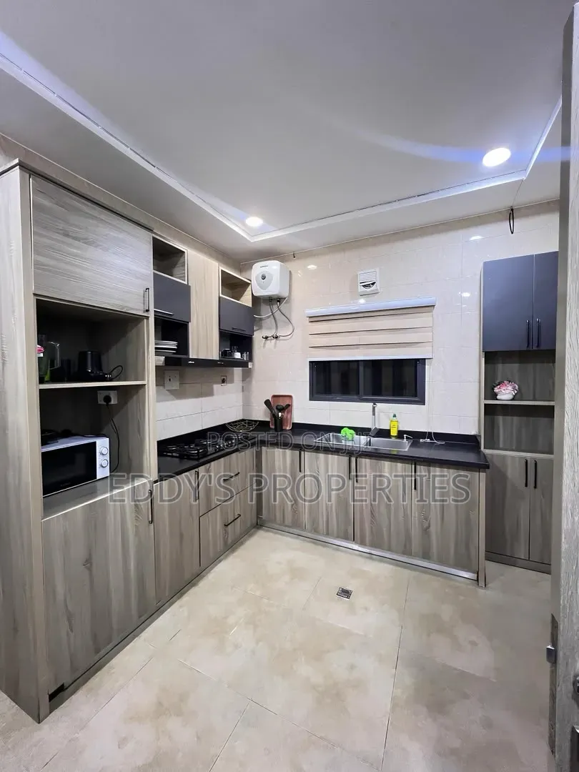 Luxury 3 Bedroom Apartment