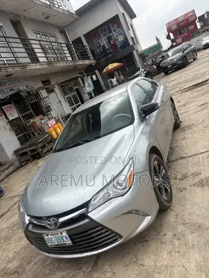 Toyota Camry 2016 Silver