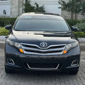 Toyota Venza XLE 4dr Wagon AWD (2.7L 4cyl 6A) 2014 Gray