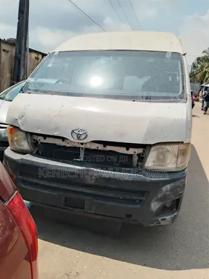 Toyota HiAce 2012 White