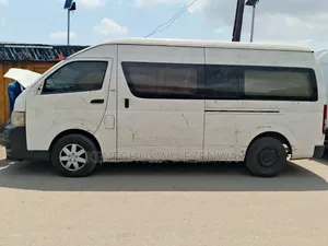 Toyota HiAce 2012 White