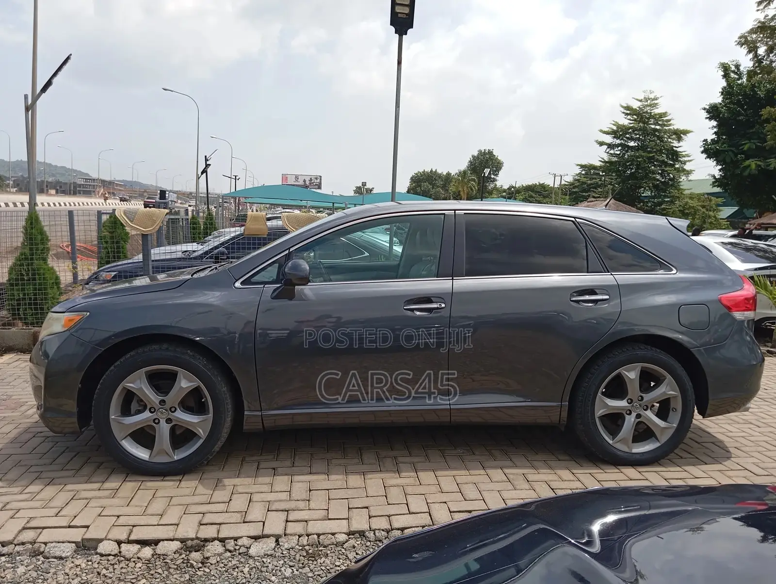 Toyota Venza 2011 Silver