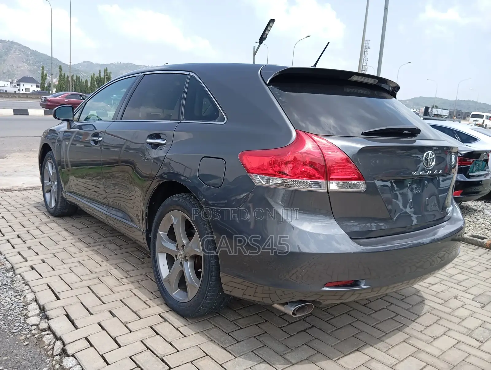 Toyota Venza 2011 Silver