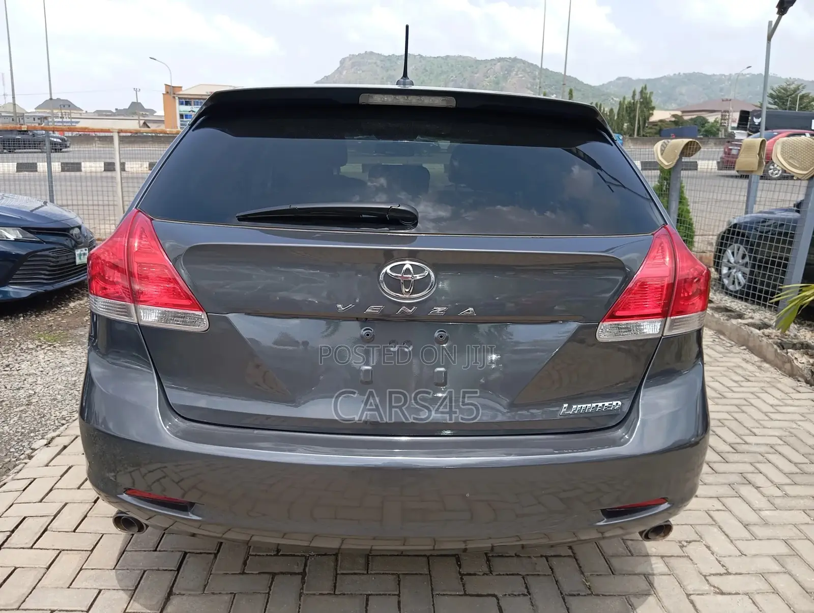 Toyota Venza 2011 Silver