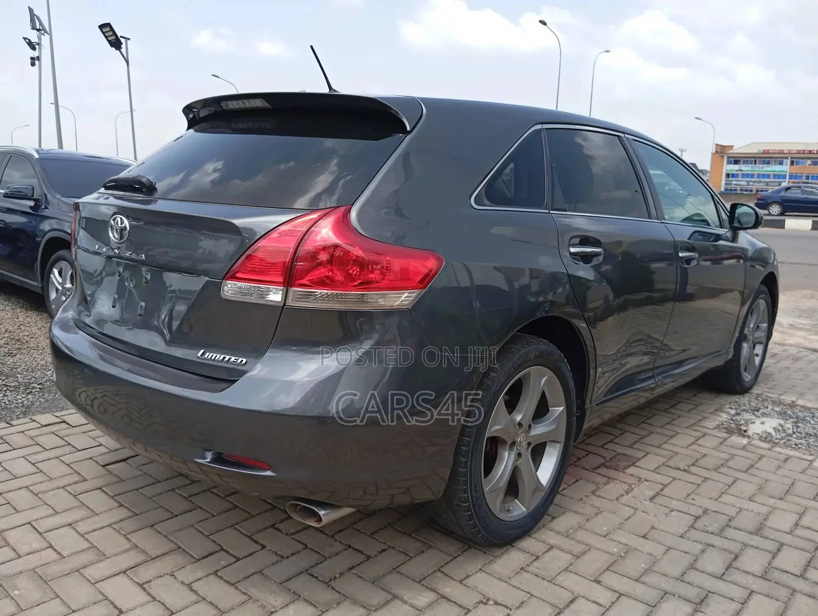 Toyota Venza 2011 Silver