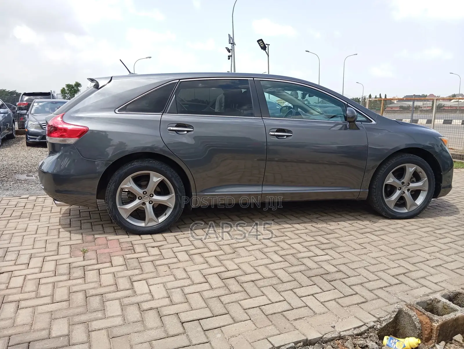 Toyota Venza 2011 Silver
