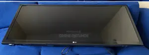 Newly Used 32” LG Non-Smart TV Follow Come Remote