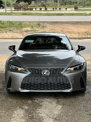 Lexus IS 300h 4WD 2021 Gray