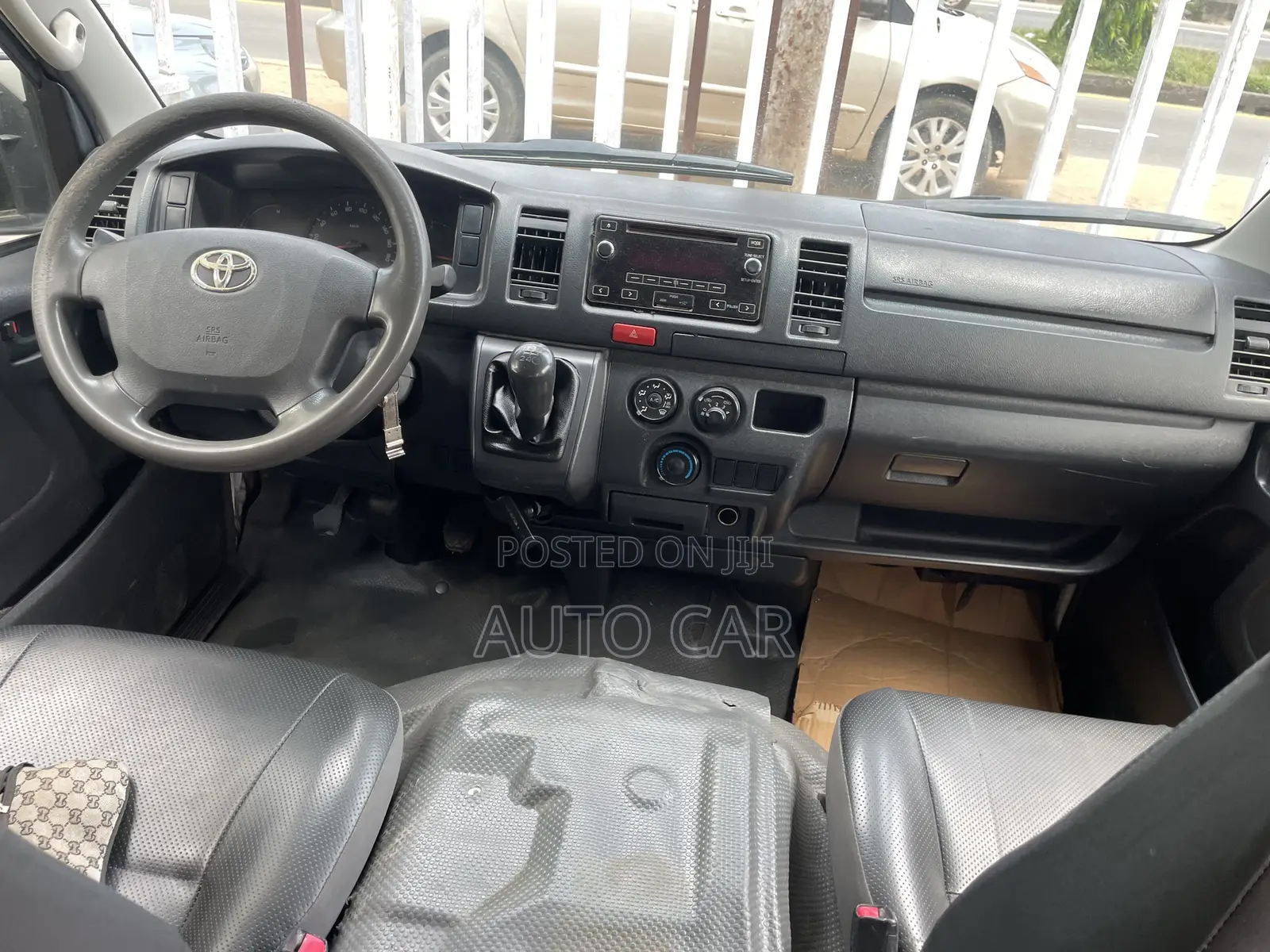 Toyota HiAce 2014 White