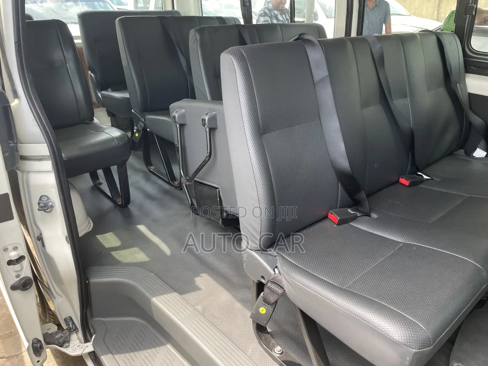 Toyota HiAce 2014 White