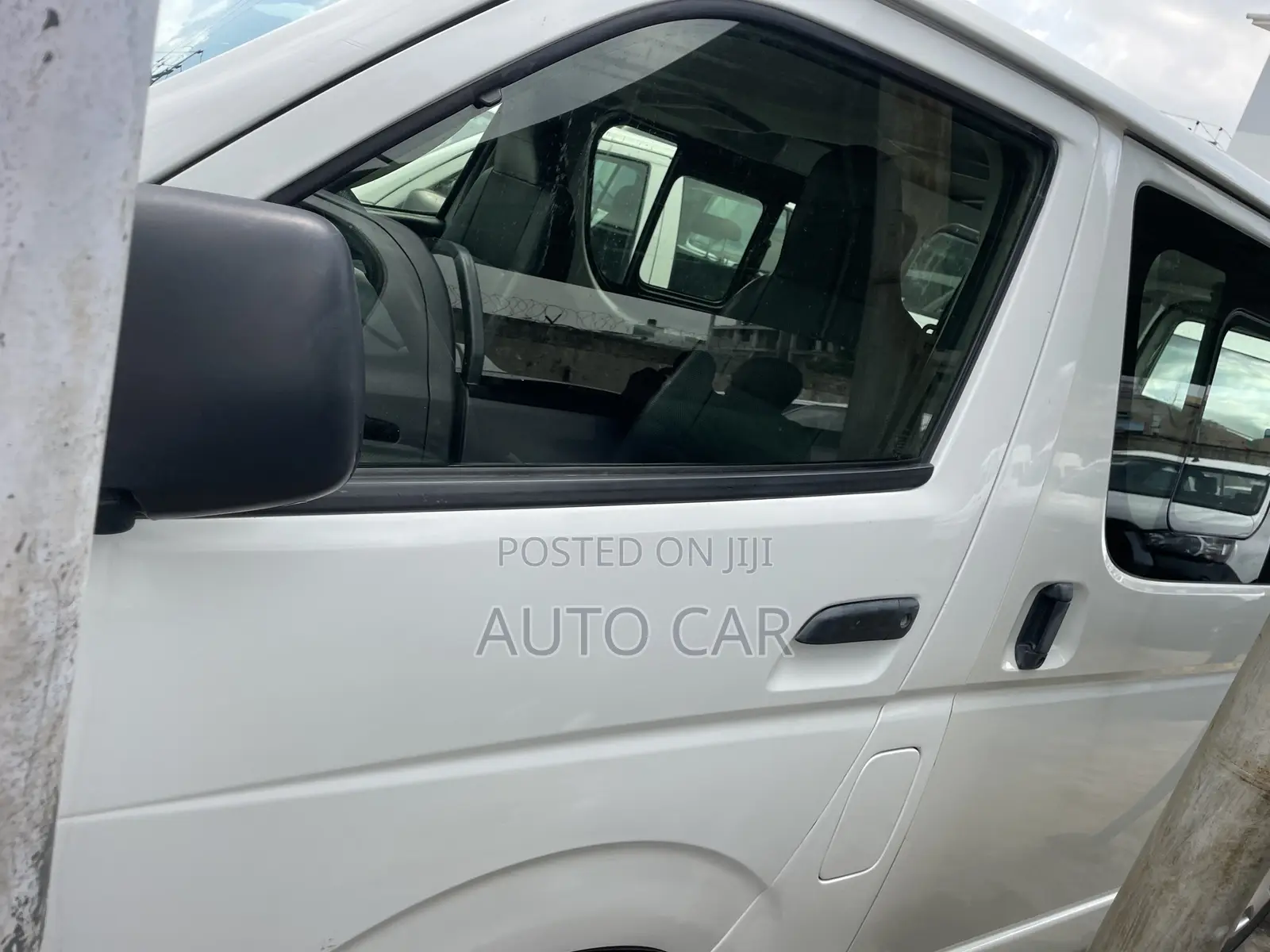 Toyota HiAce 2014 White