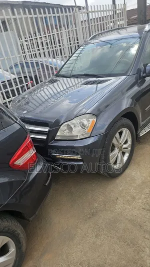 Mercedes-Benz GL-Class 2010 Blue