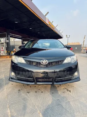Toyota Camry SE 4dr Sedan (2.5L 4cyl 6A) 2013 Black