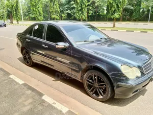 Mercedes-Benz C300 2006