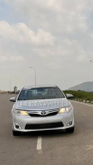 Toyota Camry XLE V6 4dr Sedan (3.5L 6cyl 6A) 2012 Silver
