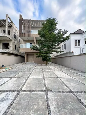 5bdrm Duplex in Lekki Phase 1 for sale