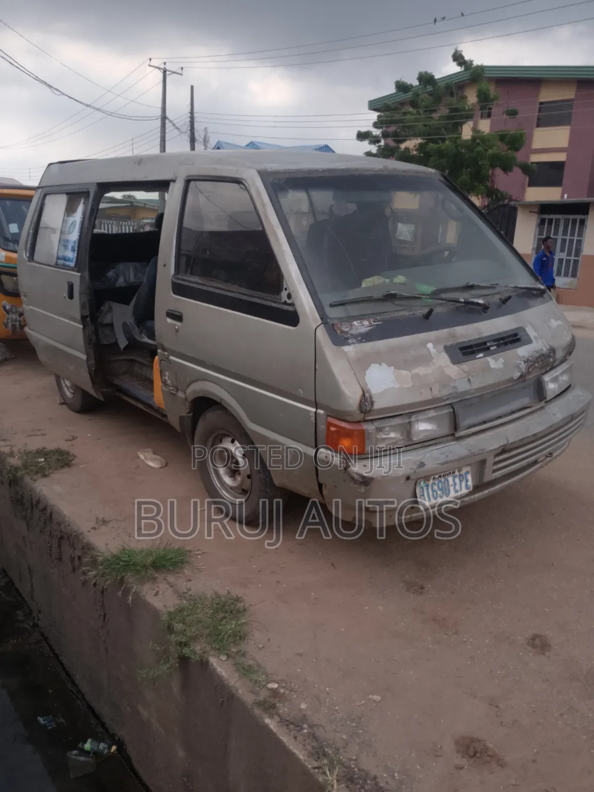 Bus 1996 Silver