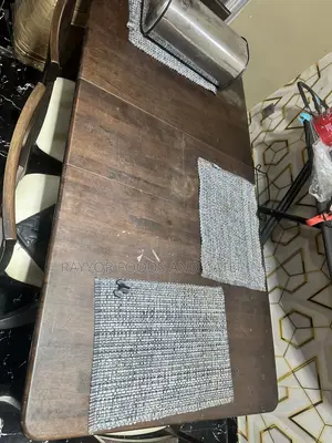 Full Set of Dinning Table With Chairs
